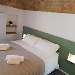 Santa Chiara Bed & Breakfast 3*