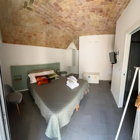 Santa Chiara Bed and Breakfast