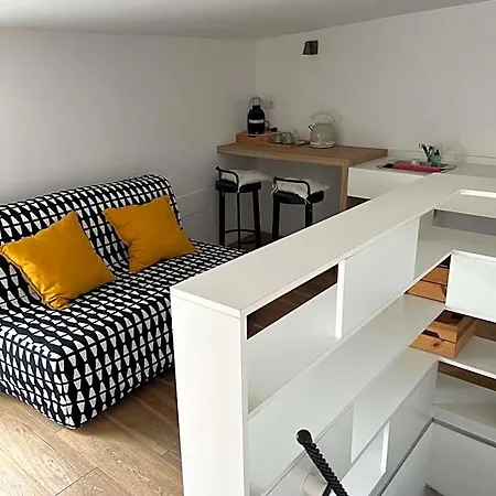 Santa Chiara Oda ve Kahvaltı 3*